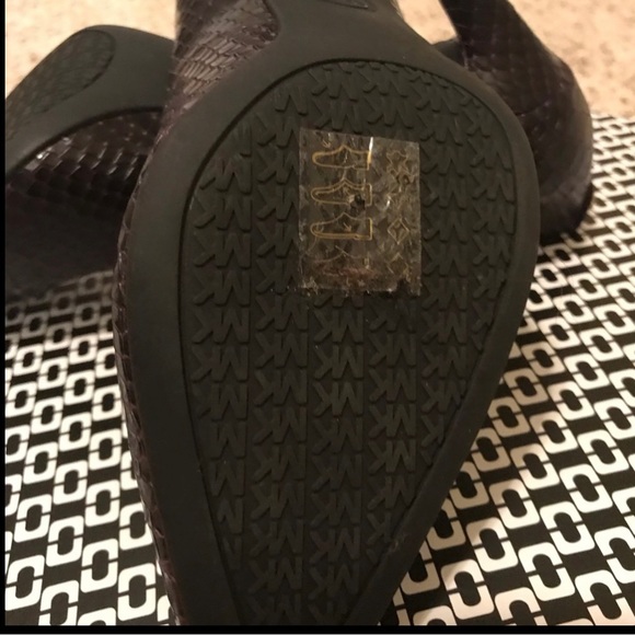 NWOT MICHAEL Michael Kora 2 1/2 inches pump in plum color and snake skin… - Picture 8 of 9